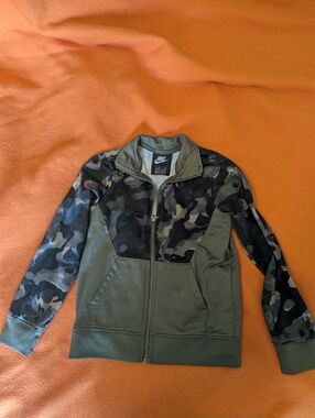 Nike Olive Green Camo Full-Zip Sport Jacket